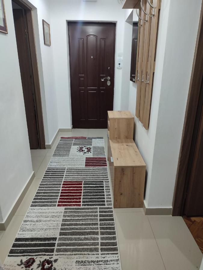 Lovely 1 Bedroom Apartment In City Centre, Sleeps 4 ! Turda Dış mekan fotoğraf
