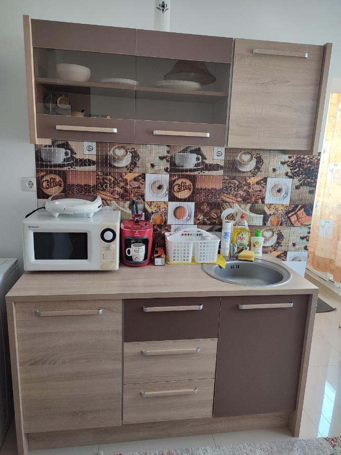 Lovely 1 Bedroom Apartment In City Centre, Sleeps 4 ! Turda Dış mekan fotoğraf